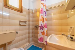 Monolocale 'Mires House Side Ground Floor 4' con piscina condivisa, Wi-Fi e aria condizionata - Image 3
