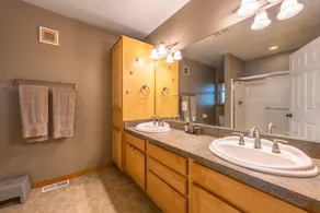 Westside Mt View - Hot Tub, Pet Friendly, Walk to Downtown Hood River! - Image 4