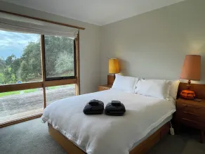 Wattle Hill Holiday House - perfect for hikers, bikers, rest and relaxation - Image 5