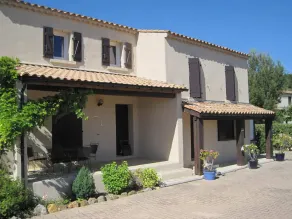 Villa con gran piscina y vistas impresionantes en el pintoresco pueblo de Margon - Image 3