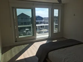 Maison neuve sur la baie.  Vues magnifiques et proche de la plage et de la promenade - Image 3