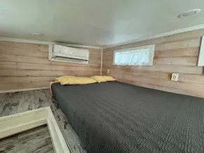 Stand de sauveteur jaune - petite maison avec WiFi gratuit - Image 4