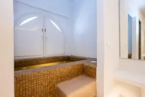 Zen Suites & Spa - Image 3