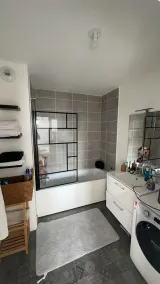 Grand F2 dernier etage belle vue - Image 2