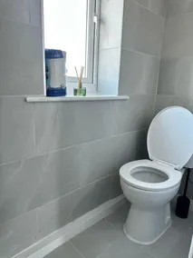 Hartlepool-3 bd House-Sleeps5-Free Parking,Netflix - Image 3