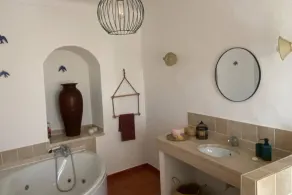Charming 5-bed House in Granja - Image 4