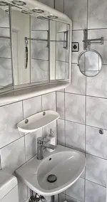 \"Auberge-Jolie\" - Central vivendo com espaço e conforto a um preço justo - Image 3