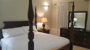 Luxurious Pen Hall Estate Apartment - Image 2