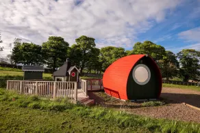 Luxury Tiny Home sleeps 2 with Hot Tub and private BBQ hut - Image 5