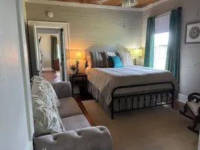 Rustic retreat — Car Service Available to& from Oxford, Tunica, Memphis - Image 5