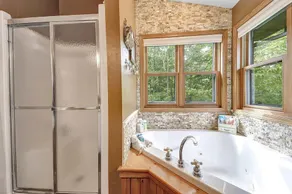 37 acres, HOT TUB, ATV/snowmobile, King Beds, Executive Bar - Image 5