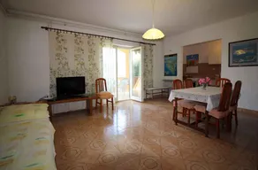 Holiday apartment in a quiet location with internet access - Image 4