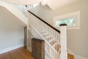 Beautifully restored 1909 home 5bedroom/2bath perfect walkable Ballard location! - Image 2