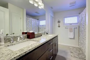 Large Luxury Apartment In Downtown Annapolis - Image 2