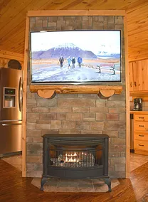 The Cozy Cabin 2 Bedrooms 1 Bath is the perfect romantic getaway in the country. - Image 2