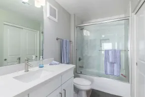 Spacious Penthouse with Luxe Resort Amenities - Image 2
