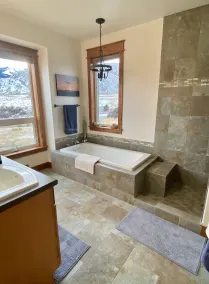 Electric Peak Retreat at Yellowstone National Park North Entrance - Image 4