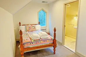 Sleeps 4 w/screen porch and private Hot Tub - Image 5