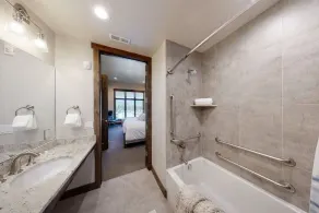 Blackstone Beauty condo - Image 5