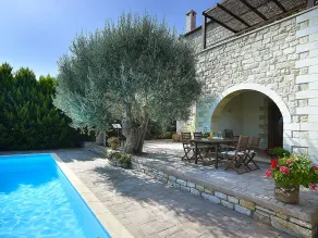 Traditional Pool Villa with 3 Bedrooms in Rethymno - Image 5