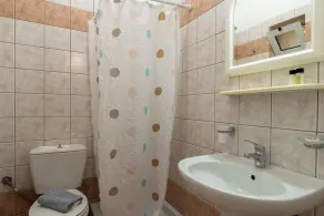 Elpis Studio Apartments - Image 4