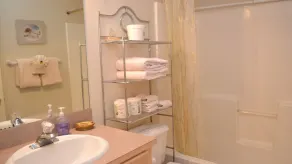 3Bed / 3Bath Smukke hjem dejlige gård med dæk og picnicbord - Image 3