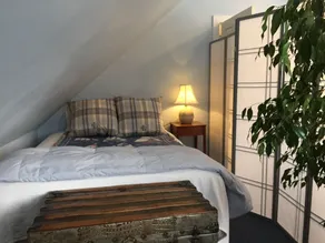 Artful Lodging Mountain-view Studio+1 Bedrm Apt in Historic Home, Montpelier VT - Image 2