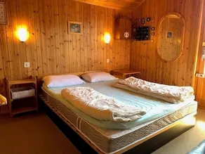 Utanför: chalet för 7 personer i höjderna av St-Luc, terrass med trädgårdsmöbler -I - Image 4