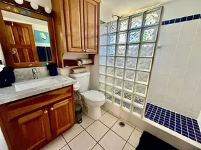 Oceanfront Family Escape with Free Kayaks & Bikes - Image 3