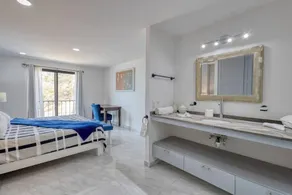 Dog-friendly Hotel Suite With Ocean-view Rooftop Infinity Pool, Central AC & gym - Image 3