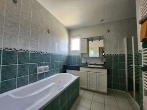 Villa 3 Chambres Avec Jardin et Piscine Privative - Image 2