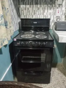 Comfortable modern one bedroom, 2 mins away from shopping malls. - Image 5