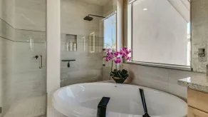 Fabulous 4-Bdrm WBreathtaking Views Pool - Image 3