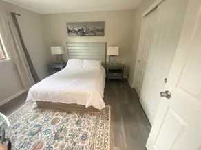 Comfy and freshly updated 2/1 duplex - Image 5