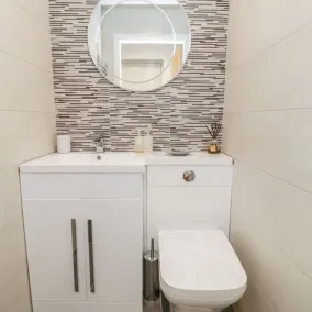 Modern Property in Town Centre Location With Parking - Image 2