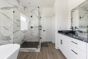 Alim Pad 3: Brand New Modern house near downtown - Image 3