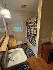Restored Farmhouse 1920s.  Family and Pet Friendly. Borders National forest - Image 4