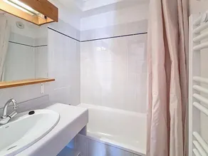 3ème étage, balcon, télévision, casier à ski, 30m², Les Menuires - Image 2