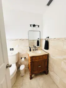 Peaceful Private Studio with King Bed, Bath & Dining Space in Little Havana 🌴 - Image 2