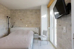 Comfortable villa with pool - Image 2