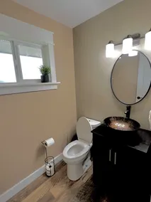 Unique renovated 4 bedroom home on private corner lot - Image 4