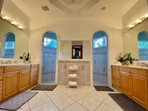 Delightful 3 bedroom home on over 1 acre - Image 3