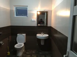 Casa vacanze di lusso con 5 camere da letto vicino al porto di Katunayake - Image 2