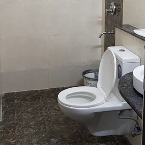Fully furnished 2 BHK Apartment for Families and groups - Image 2