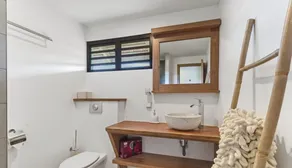 Shoreline Getaway Spacious 3BR Villa in Moorea - Image 4