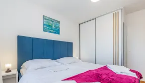 Apartment TRIES 5 with heated pool and sea view - Image 3