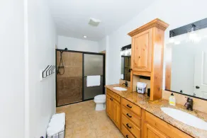 Private beautiful lake home 2 car garage w/dock & kayak access-3 miles to town!  - Image 4