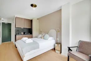 Modern \"green Suites\" Residence - Meudon/velizy - Image 3