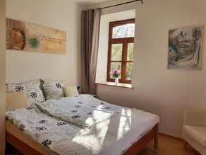 Beautiful Apartment with Country House Charm, Private Entrance & Outdoor Area - Image 5