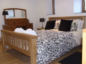 Barn Conversion in a peaceful location ideal for exploring the Welsh borders. - Image 5